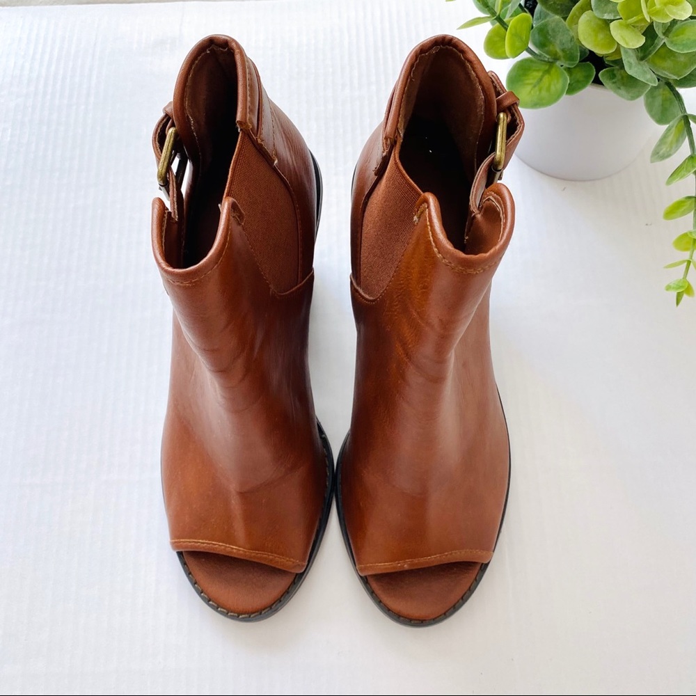 Open Toe Heels - Picture 3 of 5